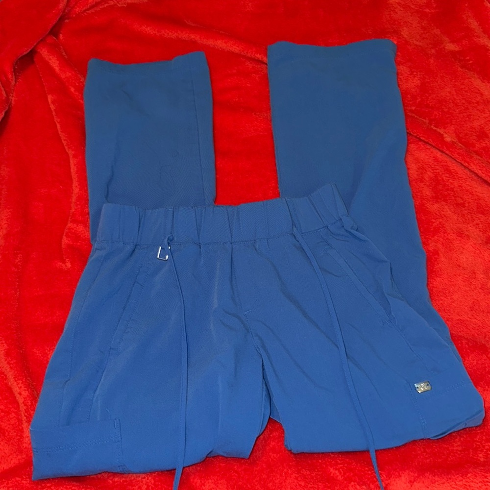 XS Grey’s Anatomy scrubs